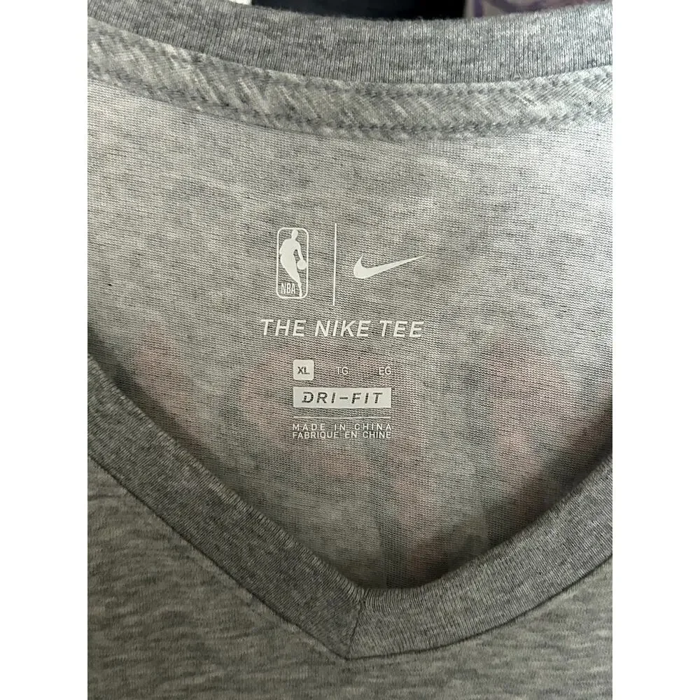 Nike Gray New York Knicks NBA Dri-fit Athletic T-shirt NWT Size XL